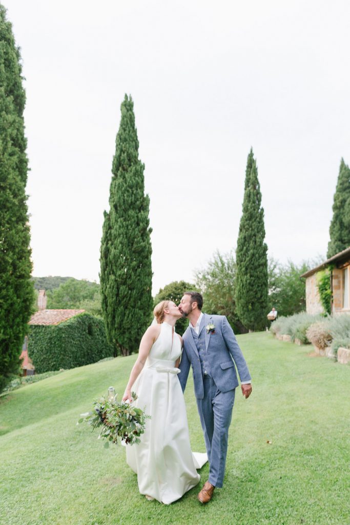 Bride and groom at Castello di Vicarello wedding photographer tuscany