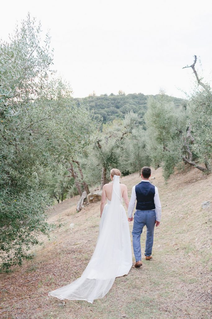 Bride and groom at Castello di Vicarello wedding photographer tuscany